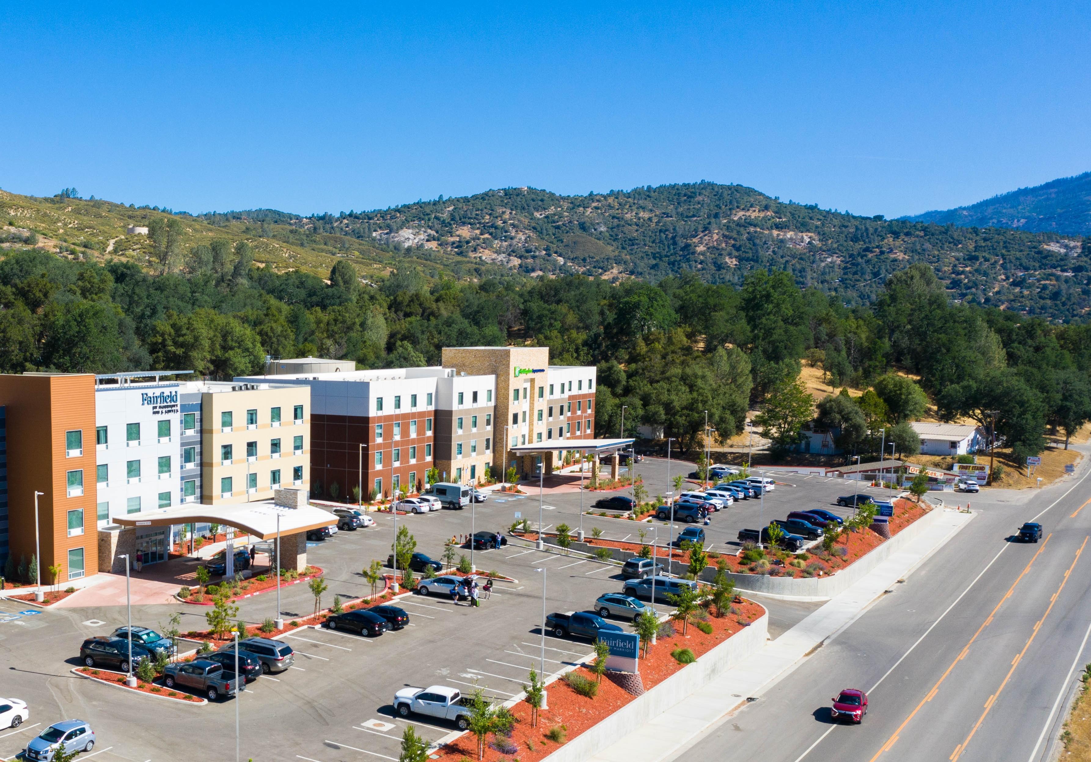 Fairfield Inn & Suites By Marriott Oakhurst Yosemite Exterior photo